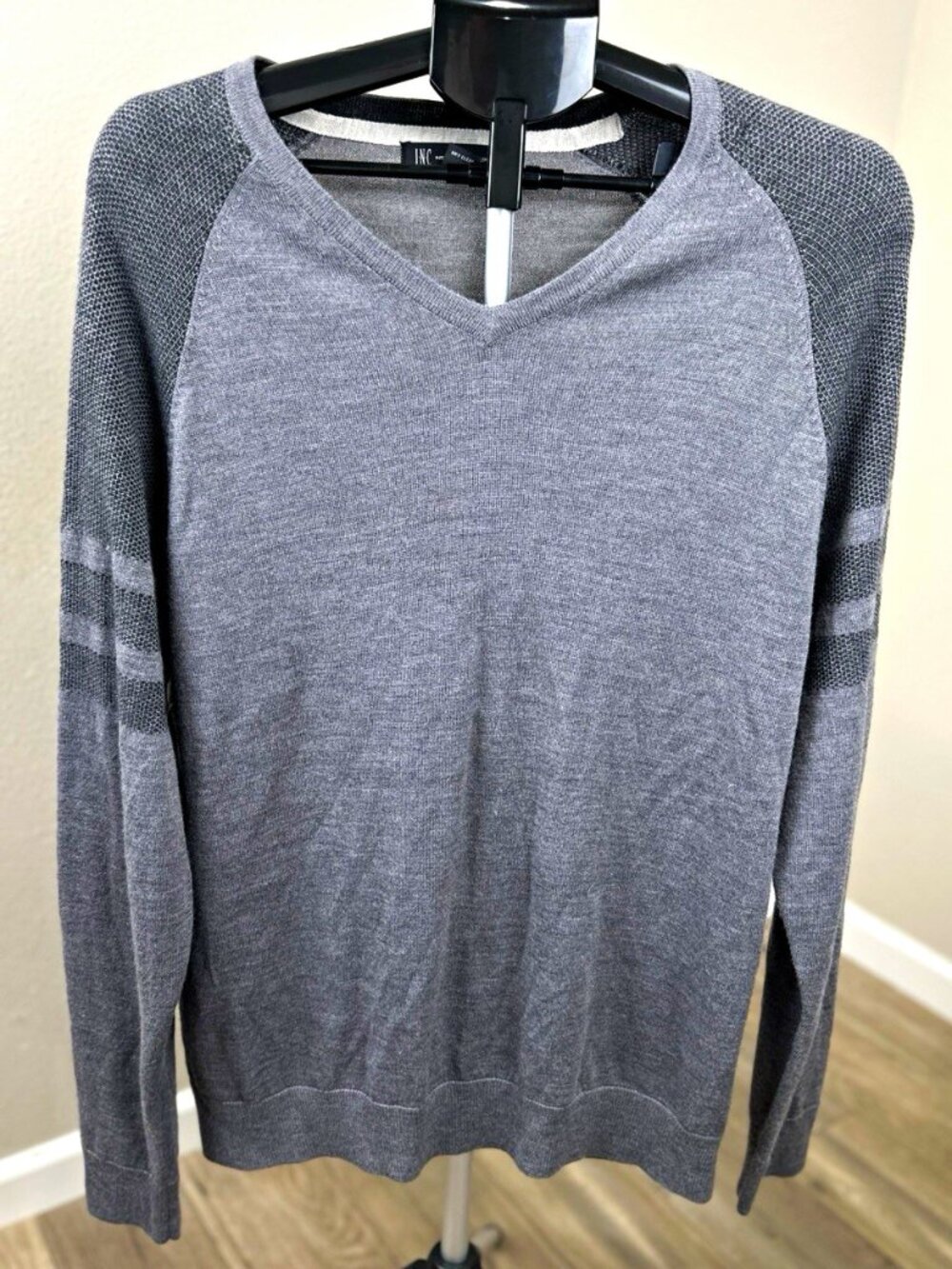 INC International Concepts Women’s XL Gray Merino Wool Blend V-Neck Sweater